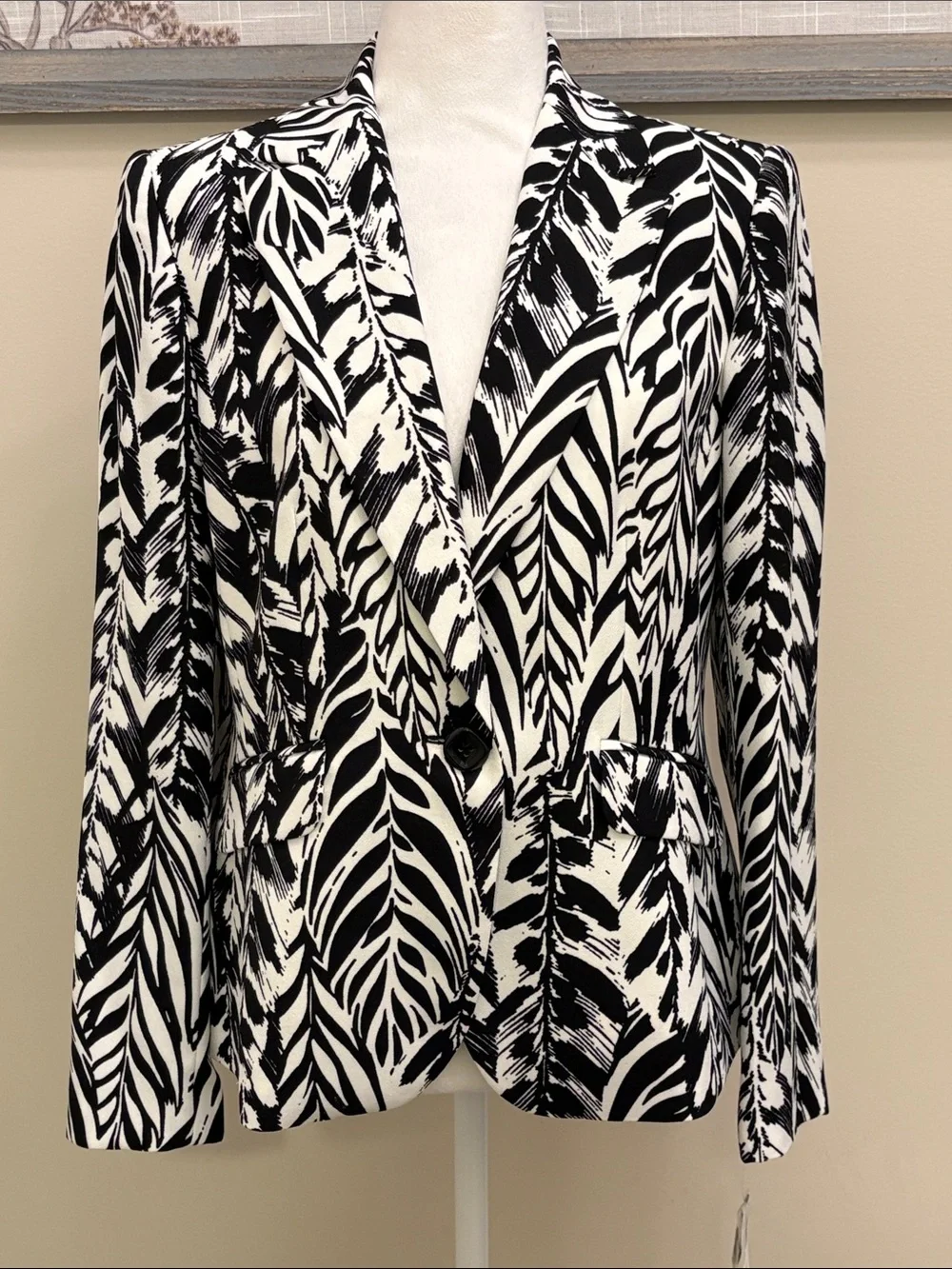 Roz & Ali Leaf-Print Blazer size 6 NWT
